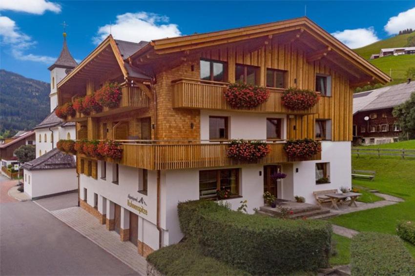 Alpenjuwel Rohnenspitze Hotel โซเบลิน ภายนอก รูปภาพ